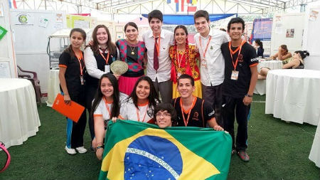 Alumnos de LARR obtuvieron primer lugar en feria de ciencia en Paraguay y se alistan para presentar su proyecto en Brasil