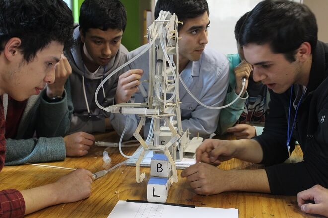 Bachillerato gana Desafío de Ingeniería 2015