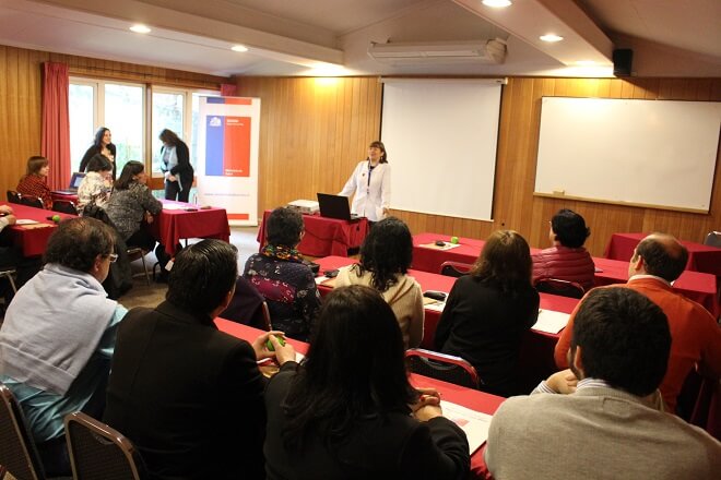 Jornada «Macrozona Sur Farmacia y Profesiones Médicas» se desarrolla en Valdivia