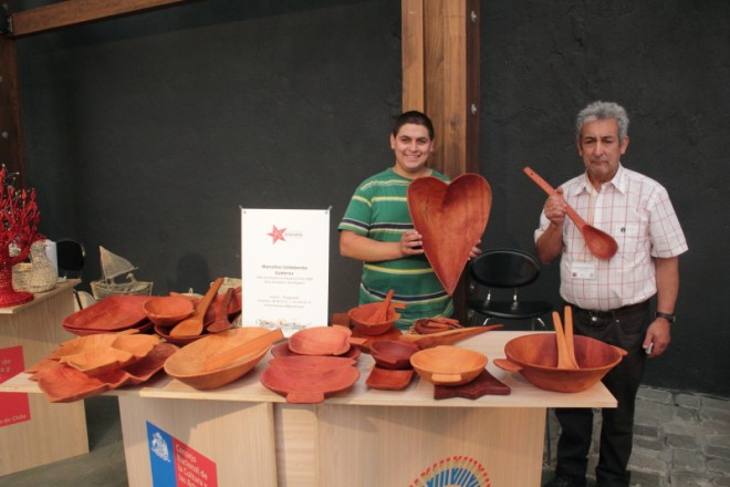 Maestro artesano de Liquiñe exhibirá sus piezas en festival ecuatoriano