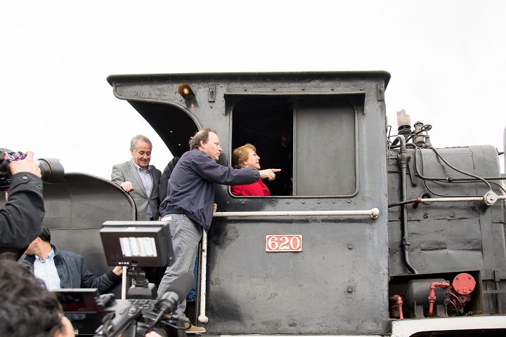 Senador De Urresti tras visita de Presidenta Bachelet: “Se ratifica su compromiso con la Ruta del Vapor y patrimonio ferroviario”