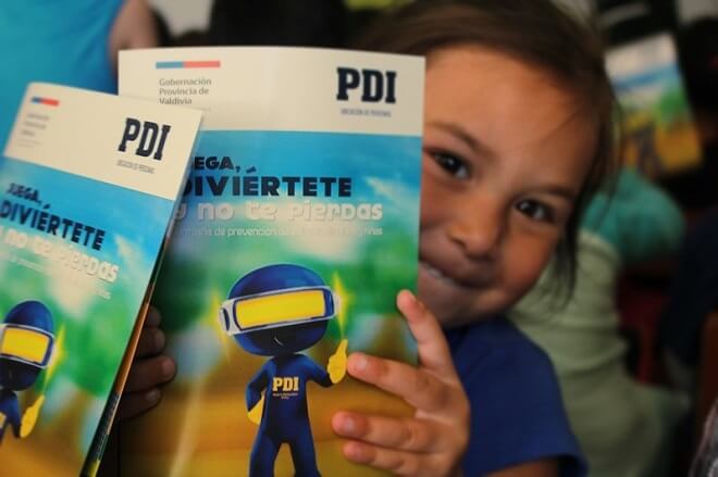 PDI Los Ríos lanza campaña para evitar el extravío de menores en esta Navidad 