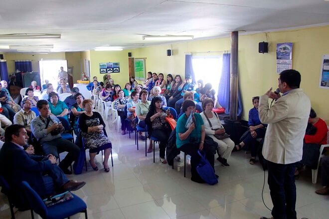 Vecinos de Barrio Menzel de Valdivia presentaron trabajo comunitario medioambiental a Subsecretario de Gobierno