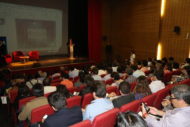 Funcionarias municipales de Valdivia participaron en seminario sobre Farmacias Populares