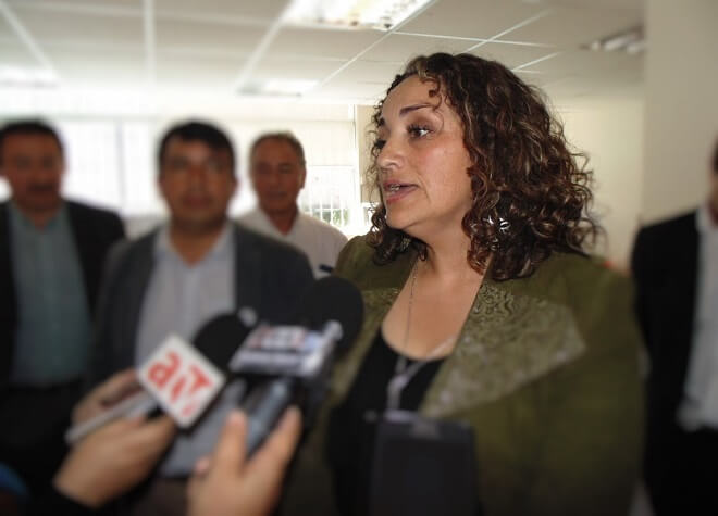 Sarita Jaramillo viaja urgente a Santiago para defender pago de pensiones en Llifén y Nontuelá