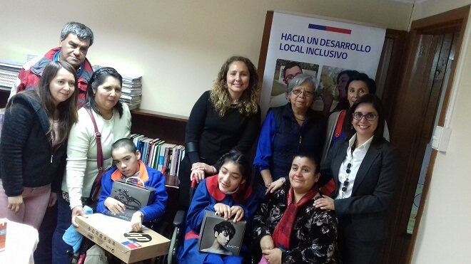 Centro educacional San Marcos de Valdivia recibió material tecnológico de Integración