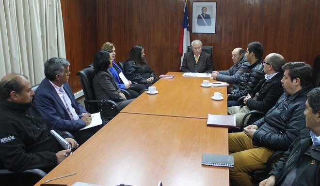 Gobernador Gallardo sostuvo reunión con directores de Servicios Públicos del Ranco