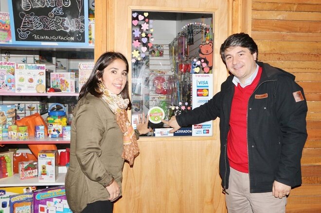 Seis nuevos negocios se suman a campaña de reducción de bolsas plásticas en Valdivia