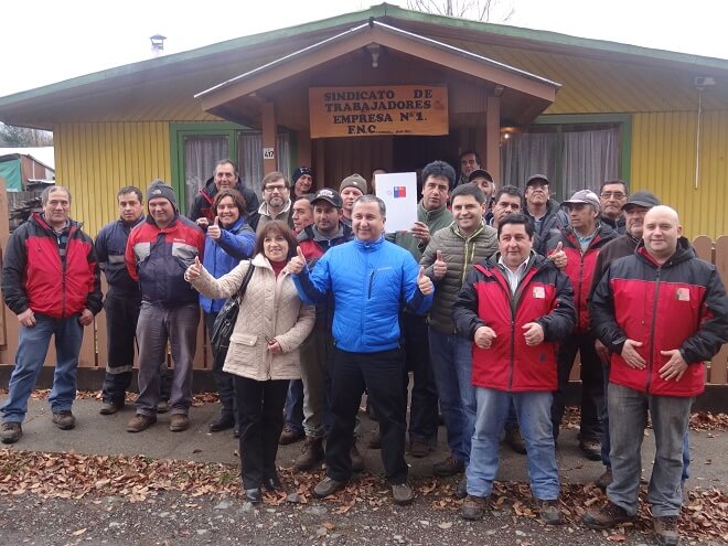 Bienes Nacionales entrega concesión a Sindicato N° 1 de trabajadores forestales de la empresa Neltume Carranco