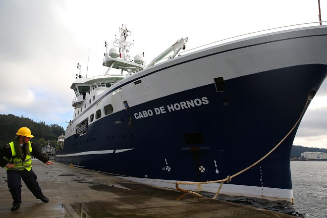 Buque científico “Cabo de Hornos” arriba a Talcahuano tras campaña de 11 días investigando la marea roja