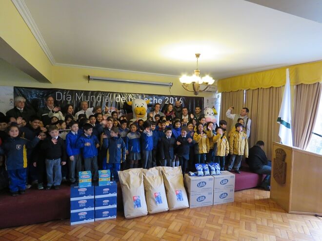 Productores e industrias lácteas celebraron junto a niños de La Unión el Día Mundial de la Leche