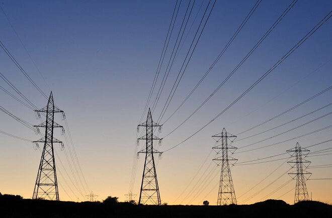 Sernac demanda colectivamente a 11 compañías eléctricas responsables de los últimos cortes de luz