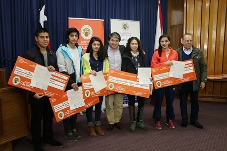 Municipalidad de Valdivia entrega becas de excelencia deportiva a 30 jóvenes
