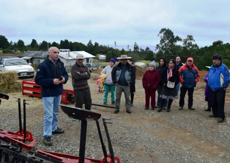 Maquinaria agrícola mejora economía familiar en Los Pellines