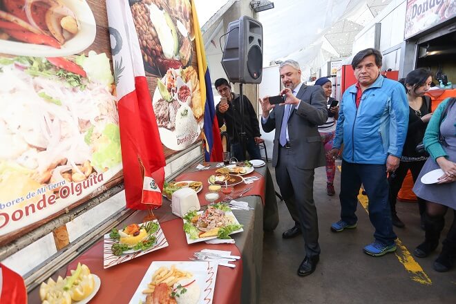 Ministro Ottone invita a la ciudadanía a participar en concurso fotográfico de cocina migrante