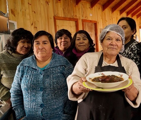 Mujeres de Maiquillahue ponen en valor cultura Lafkenche a través de la gastronomía y el turismo