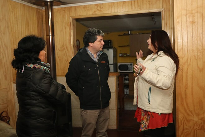 En Valdivia vecinos del sector Petrohué cuentan con mejoramientos térmicos en sus viviendas