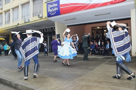 Esquinazo folclórico, Te Deum y desfile en honor a las Glorias del Ejército marcaron inicio de fiesta dieciochera en La Unión