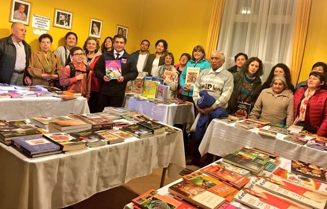 Gobierno a través de la DIBAM entregó más de 250 libros que fortalecerá la labor de Bibliomovil de Río Bueno