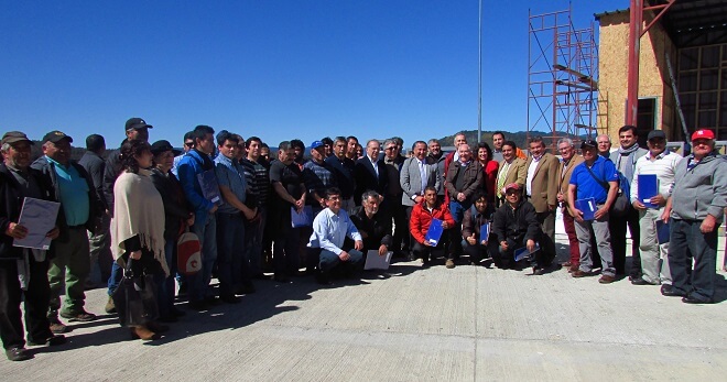 Gobierno Regional entrega 24 motores fuera de borda a pescadores artesanales de la Región de Los Ríos 