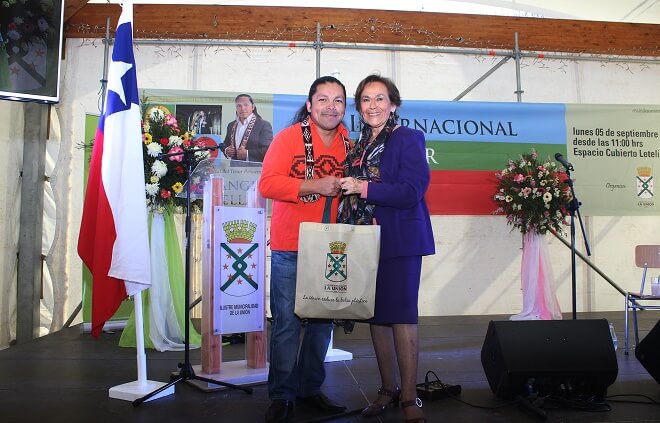Tenor Pehuenche cantó en La Unión para conmemorar Día Internacional de la Mujer Indígena