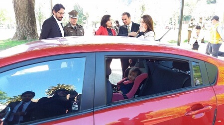 Autoridades alertan sobre nuevas exigencias en el traslado de niños y niñas en automóviles