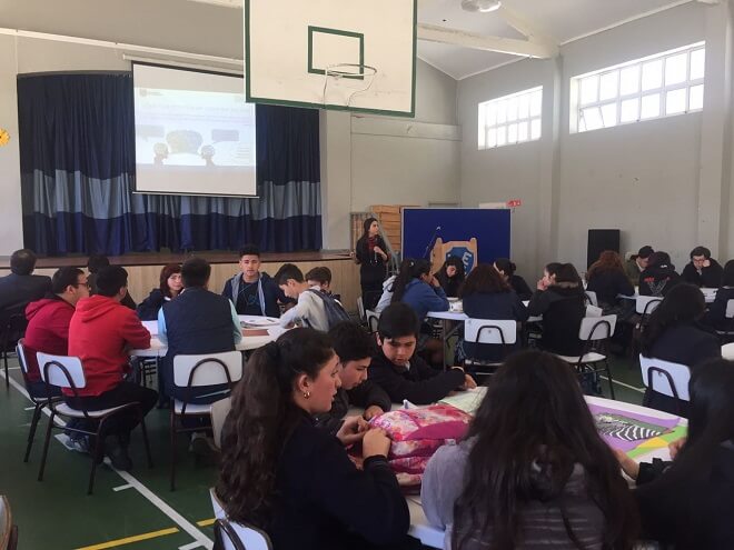 Jóvenes penquistas dialogaron sobre la convivencia escolar