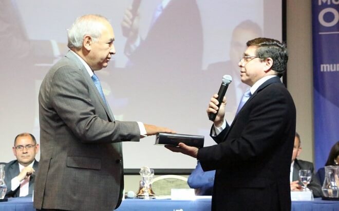 En Osorno Alcalde Jaime Bertín asumió oficialmente por un nuevo período