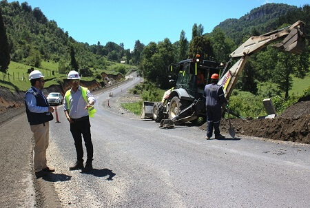 MOP ya completa seis kilómetros asfaltados en la Ruta Bocatoma-Coñaripe