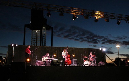 Cerca de 500 personas disfrutaron del “Jazz junto al Río” en Valdivia