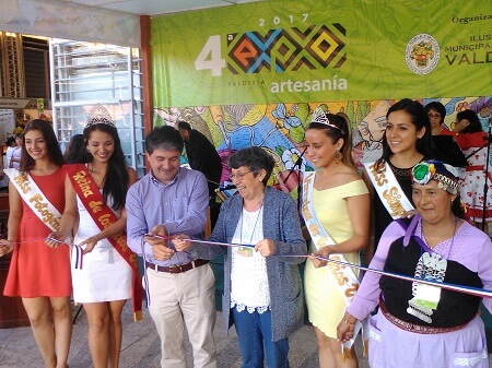 Con 120 stands se inauguró la 4º Expo Artesanía
