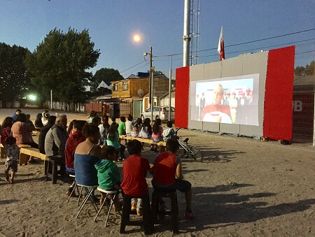 En Concepción vecinos de Aurora de Chile disfrutaron de una entretenida tarde de cine bajo las estrellas 