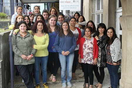 Mujeres y jóvenes de comunas podrán estudiar una carrera de nivel superior gracias al programa +Capaz