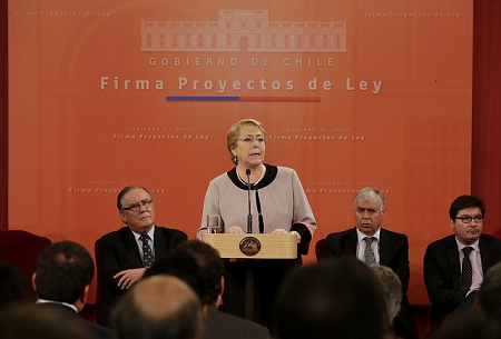 Presidenta Bachelet firmó Proyecto de Ley que crea Servicio Nacional Forestal