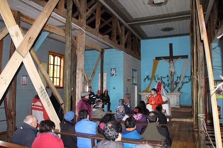 Municipio entregó aporte para la restauración de Iglesia de Punucapa