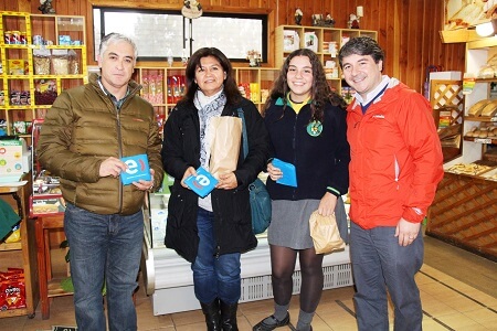 Seis nuevos locales apoyan campaña para reducir bolsas plásticas en Valdivia 