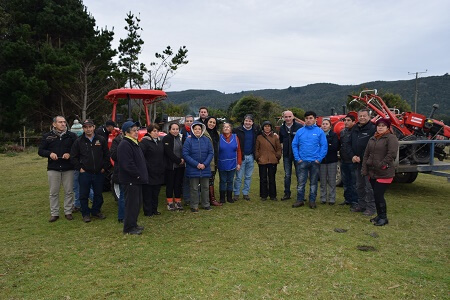 INDAP entrega maquinaria agrícola a comunidades mapuche del sector costero de Valdivia