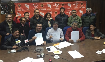 Municipio de Valdivia y Corporación de Desarrollo Catrico firman convenio de cooperación