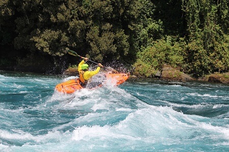 ​​Por malas condiciones climáticas se suspende temporalmente la expedición en Kayak por el Río Futa y Tornagaleones