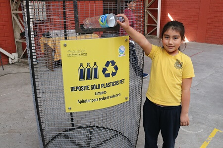 Colegios Municipales de San Pedro de la Paz inician campaña de reciclaje de plásticos PET