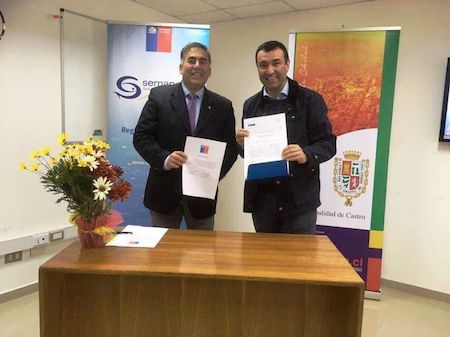 Municipalidad de Castro y Sernapesca firman convenio que beneficiará al sector pesquero artesanal
