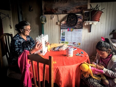 Un centenar de familias indígenas de Los Ríos mejorarán sus emprendimientos