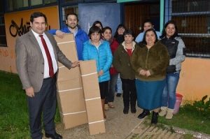 10 familias de Cisnes reciben invernaderos para ejecutar proyectos de autoconsumo