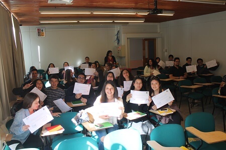 Estudiantes de diversas carreras de la Universidad Austral de Chile finalizaron curso sobre Drogodependencia
