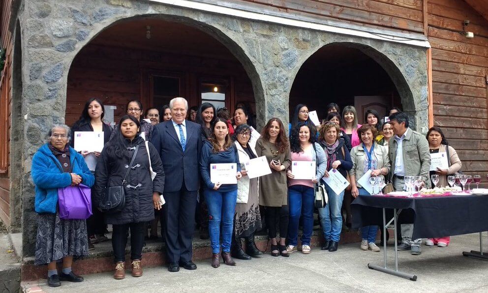36 mujeres de Futrono recibieron sus certificados tras participar en Programa “Mujeres Jefas de Hogar” – Asociatividad y Emprendimiento