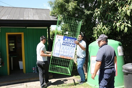 Municipio partió con instalación de puntos de reciclaje de plásticos en Valdivia