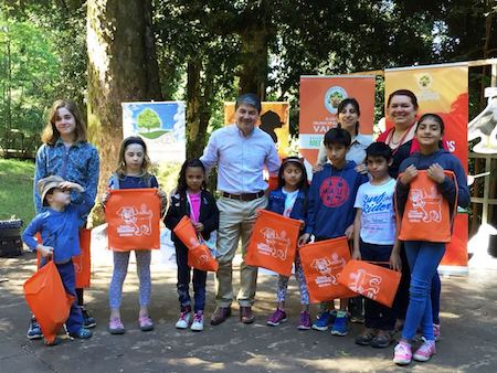 Municipio de Valdivia realizó el lanzamiento de la semana de los humedales con actividad para niños migrantes residentes