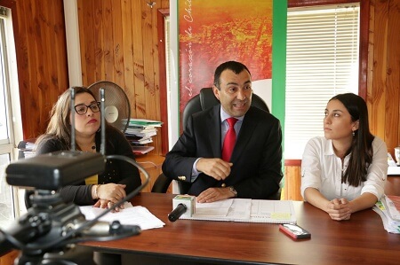 Alcalde de Castro, Juan Eduardo Vera, oficializa el lanzamiento de las Bases del Concurso Reina Verano Castro 2018