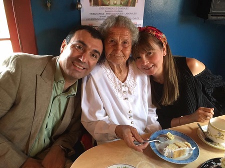 Castro Municipio homenajeó a Juana Barría Saldivia por sus 100 años de vida