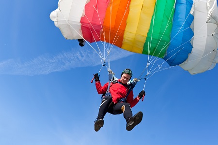 Campeonato de Paracaidismo retorna a las actividades del “Verano en Valdivia”